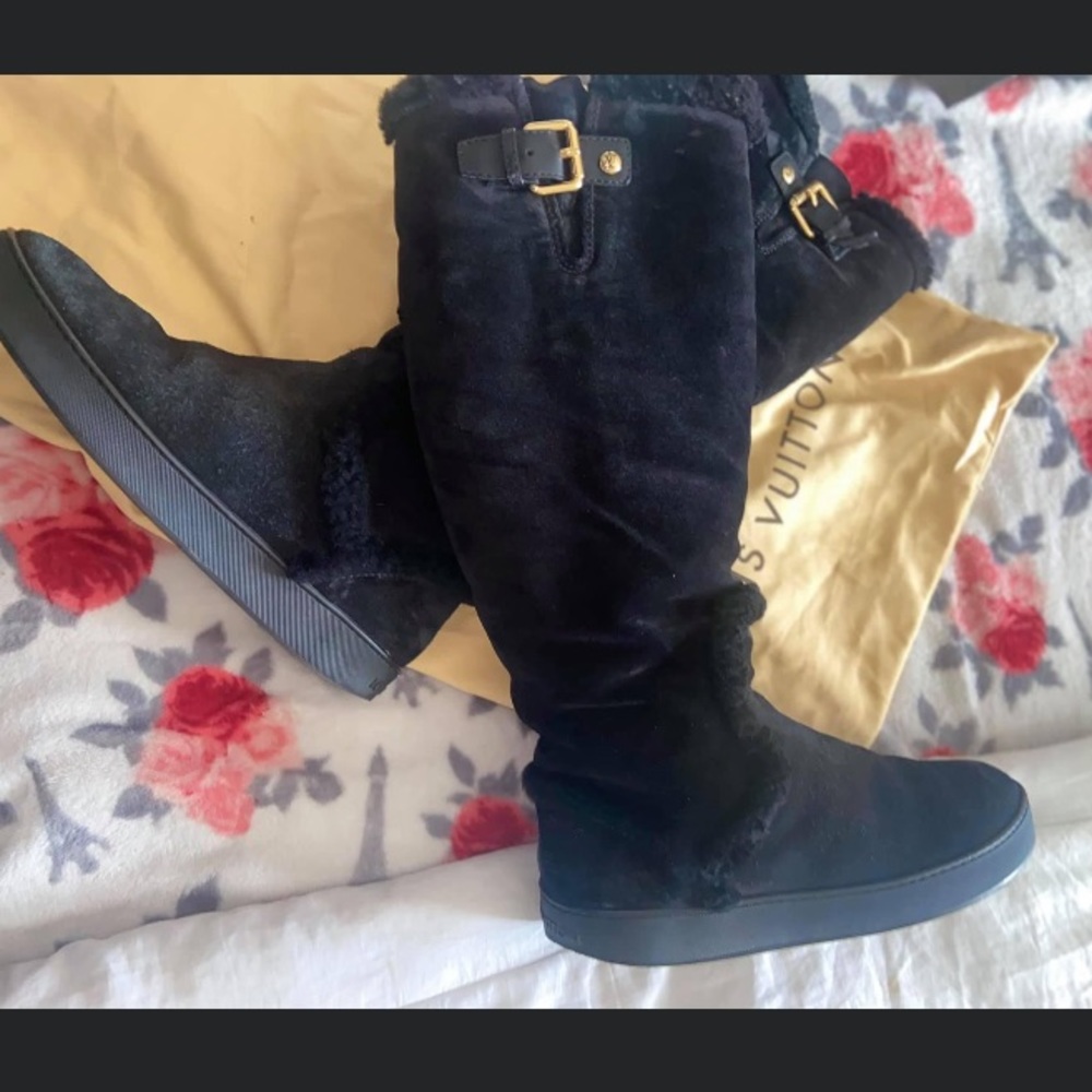 Size 6.5 Louis Vuitton sheepskin lined suede boots